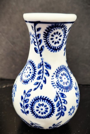 Vase Blue & White 4.5"