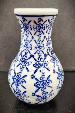 Vase Blue & White 4.5"