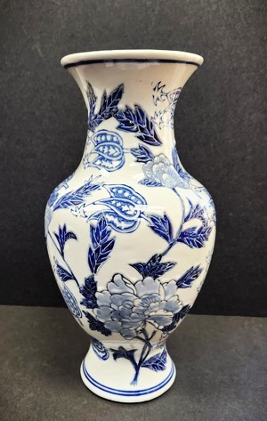 Vase Blue & White 14"