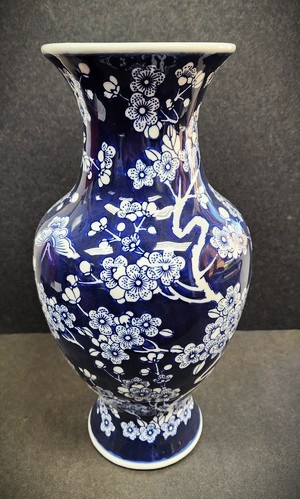 Vase Blue & White Dark 14"